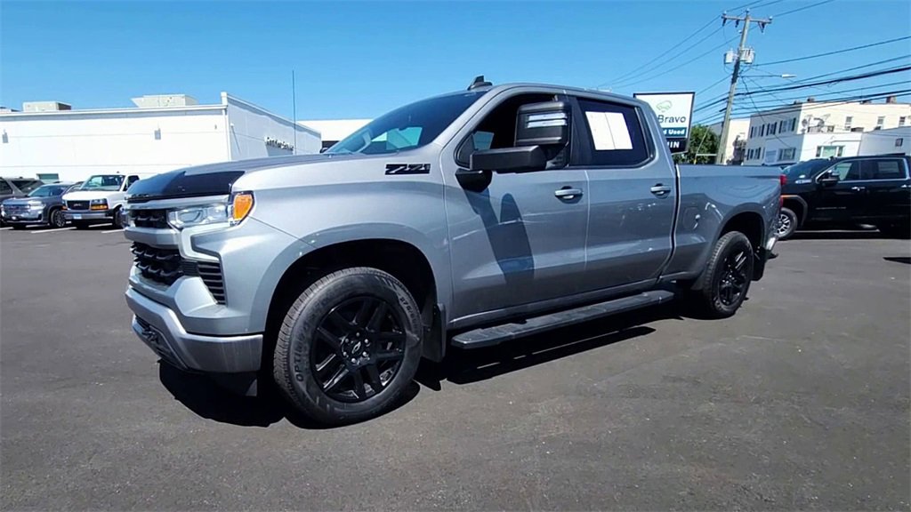 2023 Chevrolet Silverado 1500 RST photo 4