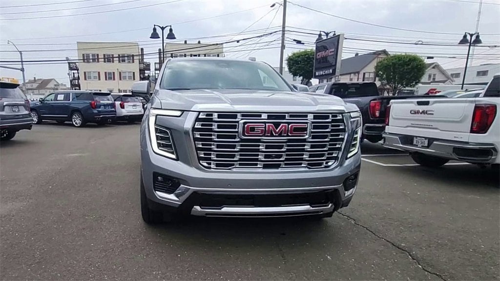 Image 3 of 2025 GMC Yukon Denali SUV