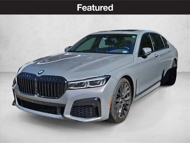 2022 BMW 7 Series 740i's photo