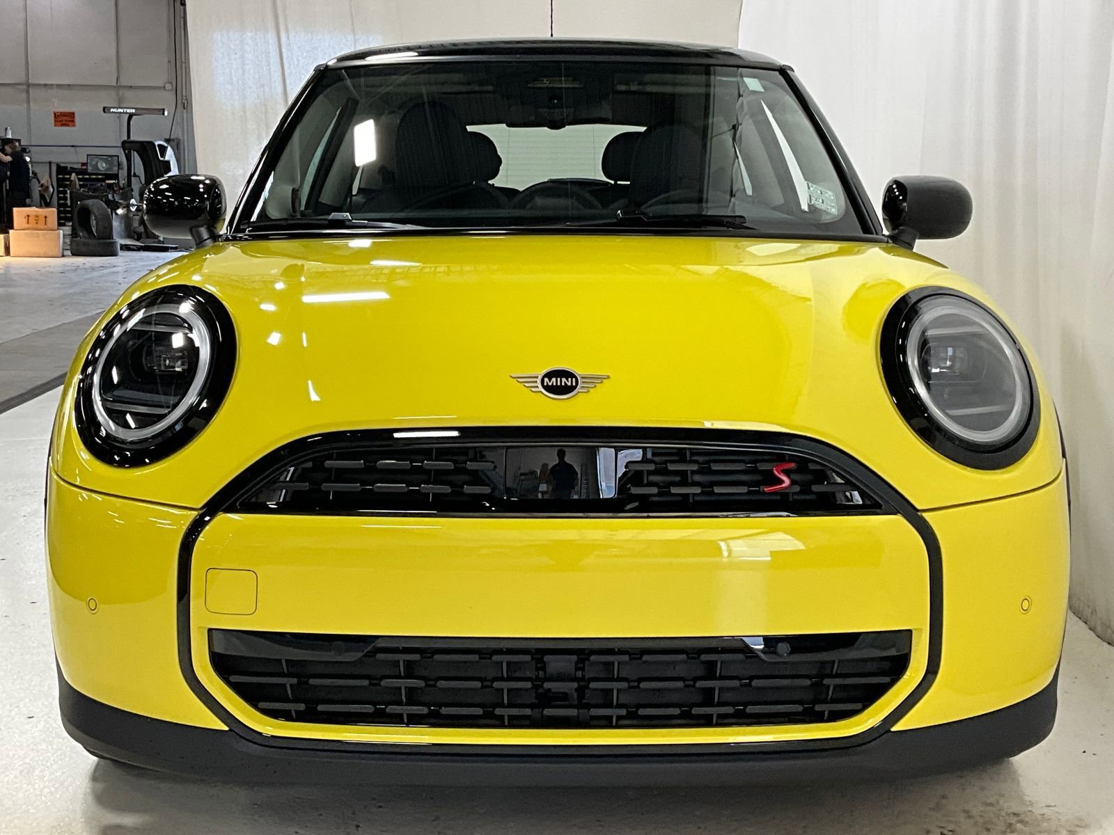 2025 Mini Cooper 2 Door Hardtop S photo 2