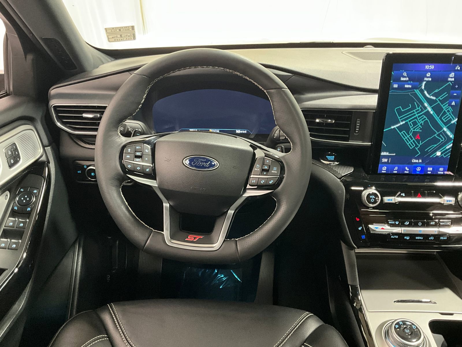 2024 Ford Explorer ST photo 4