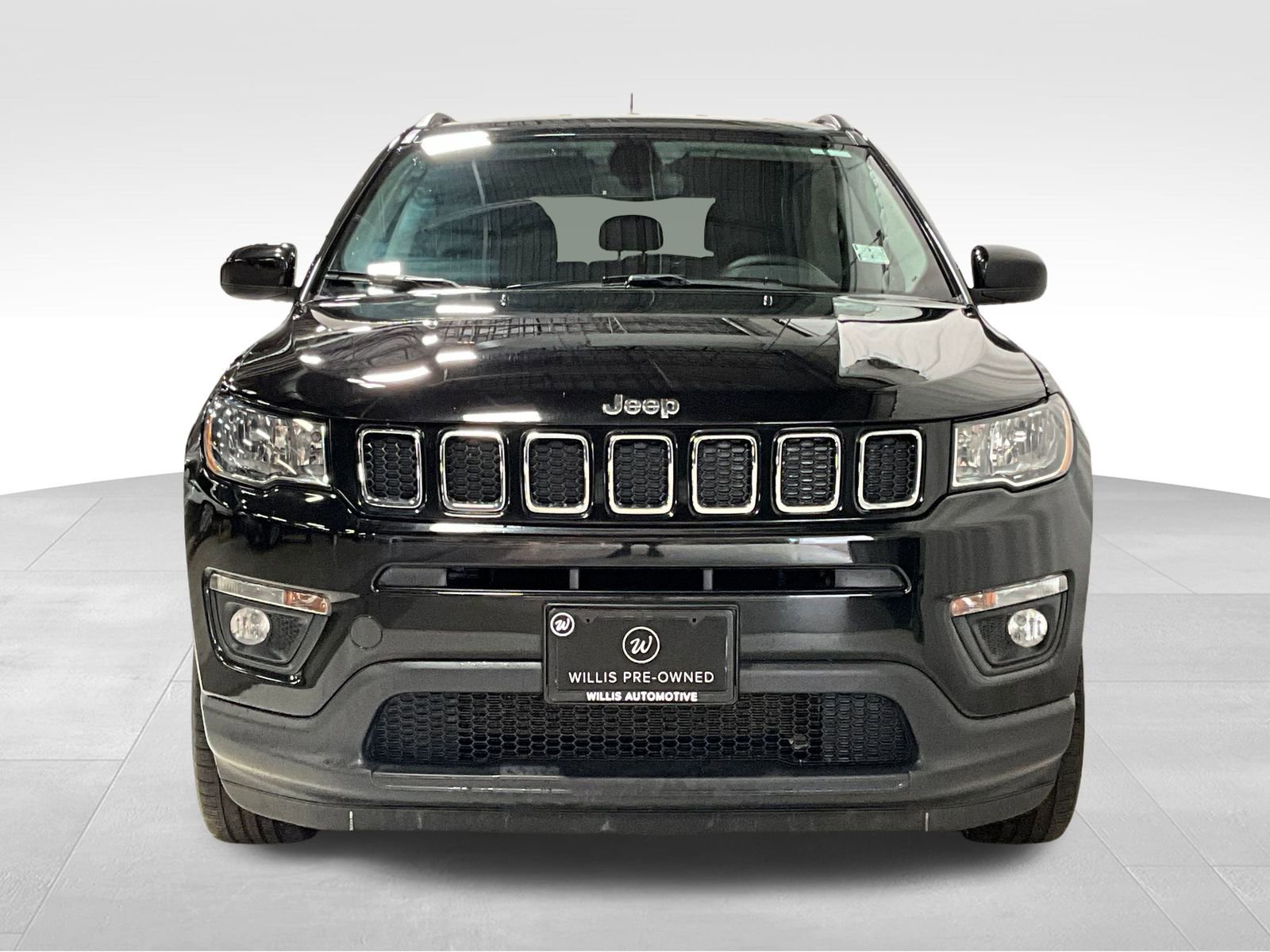 2019 Jeep Compass Latitude photo 2