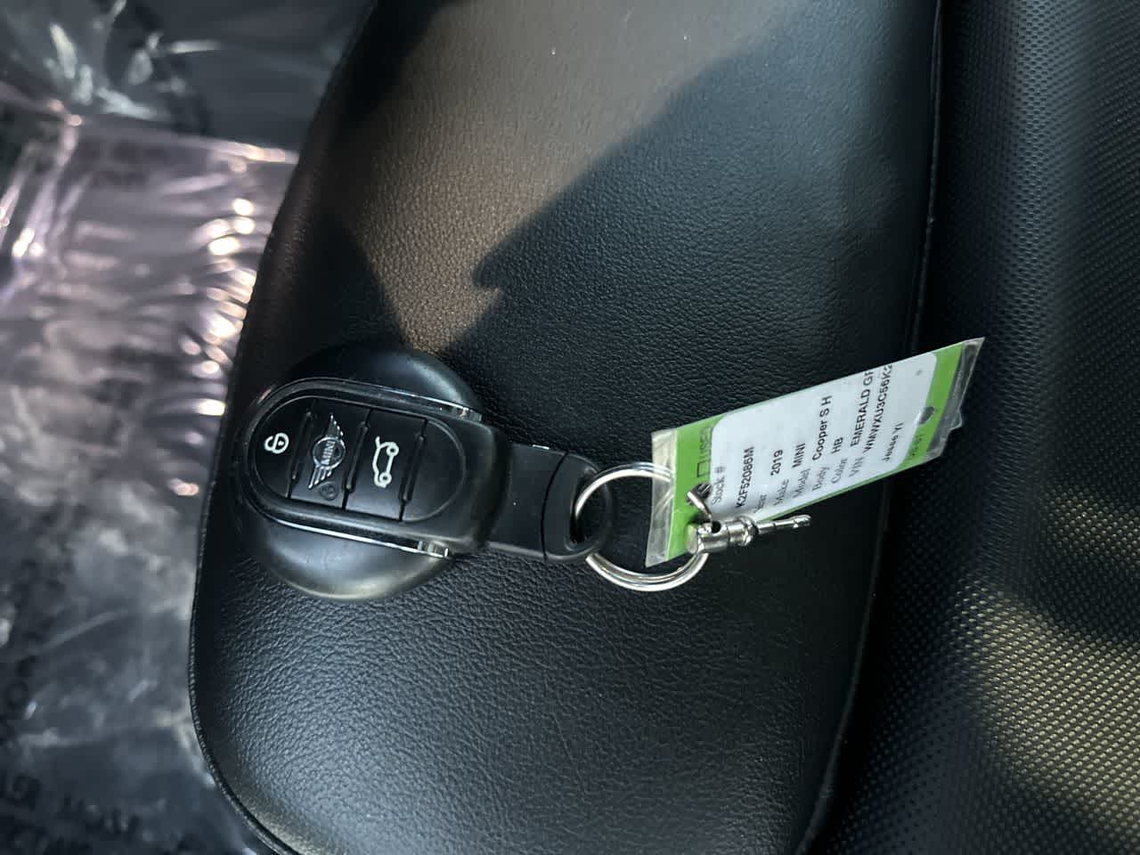 Thumbnail: 2019 MINI Cooper Hardtop - 21