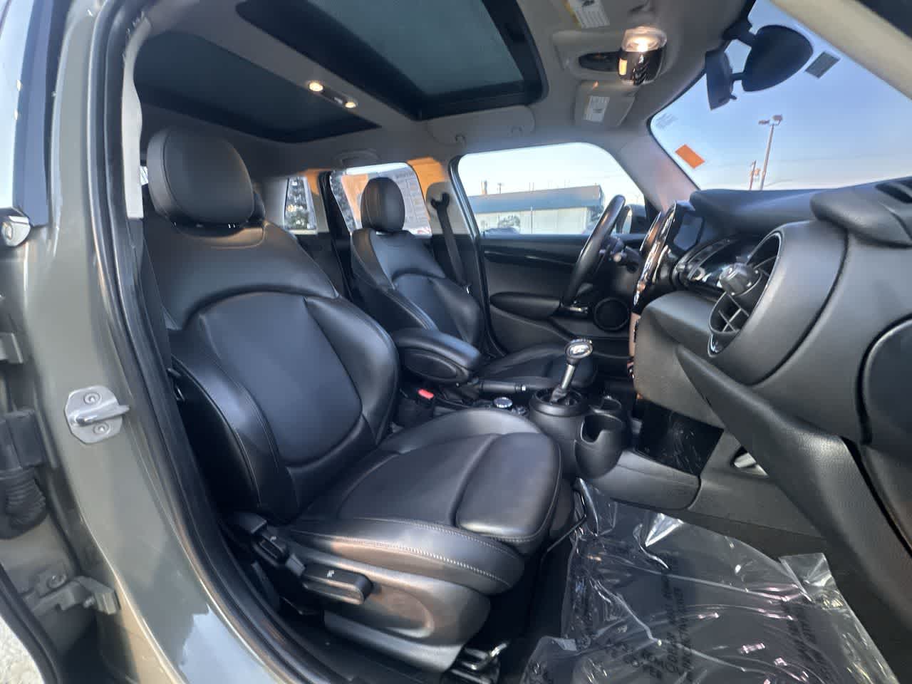 Thumbnail: 2019 MINI Cooper Hardtop - 19