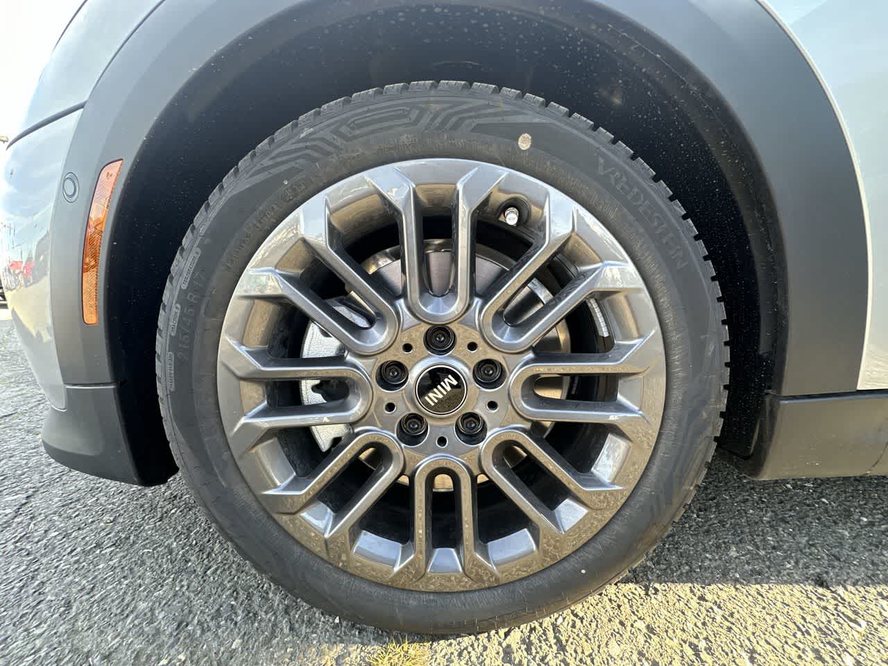 2025 Mini Cooper 2 Door Hardtop Signature photo 3