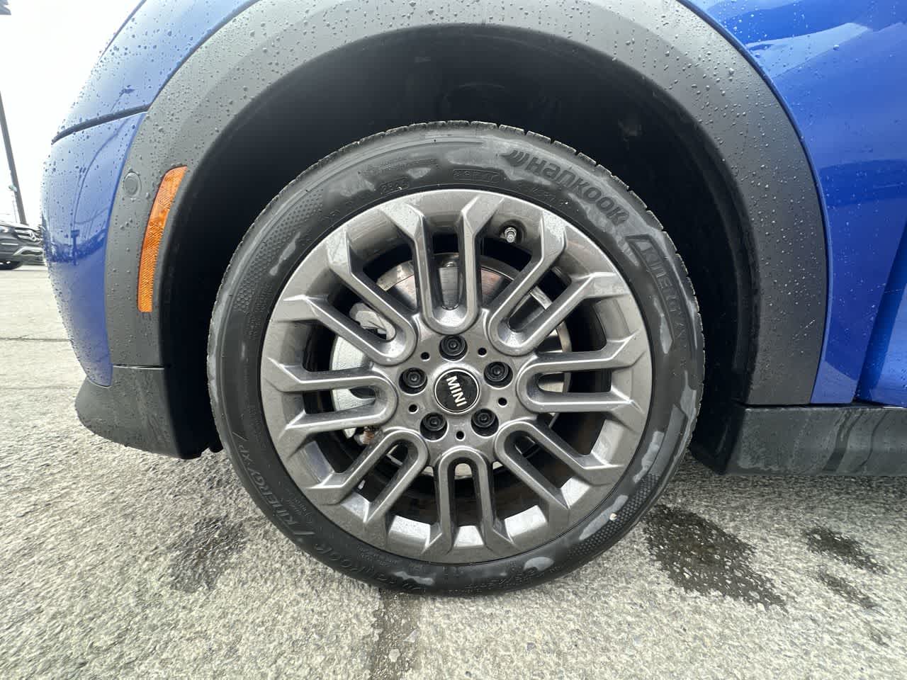 2025 Mini Cooper 2 Door Hardtop Signature photo 3