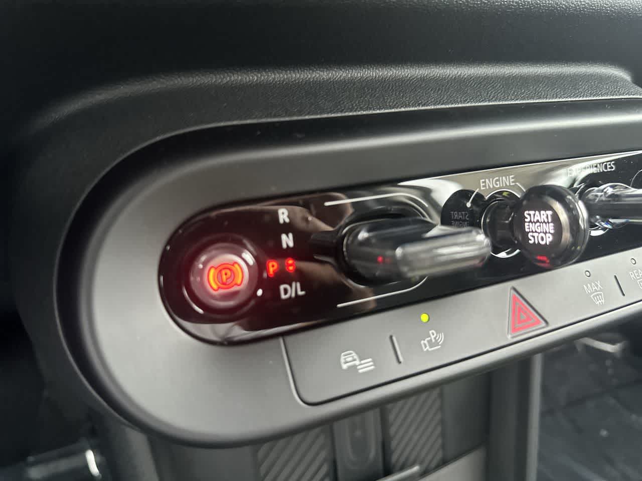 Thumbnail: 2025 MINI Cooper Hardtop - 14