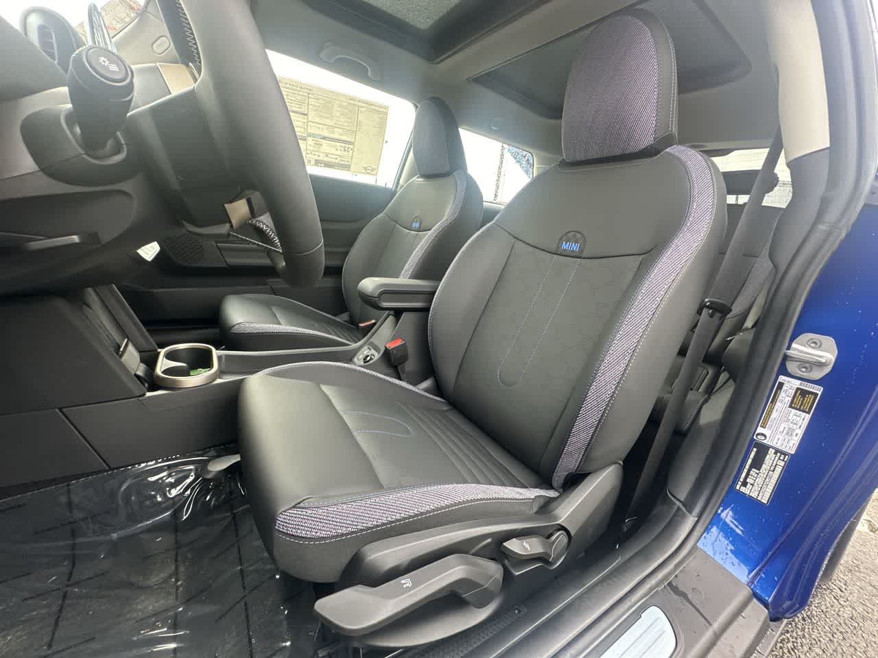 Thumbnail: 2025 MINI Cooper Hardtop - 4