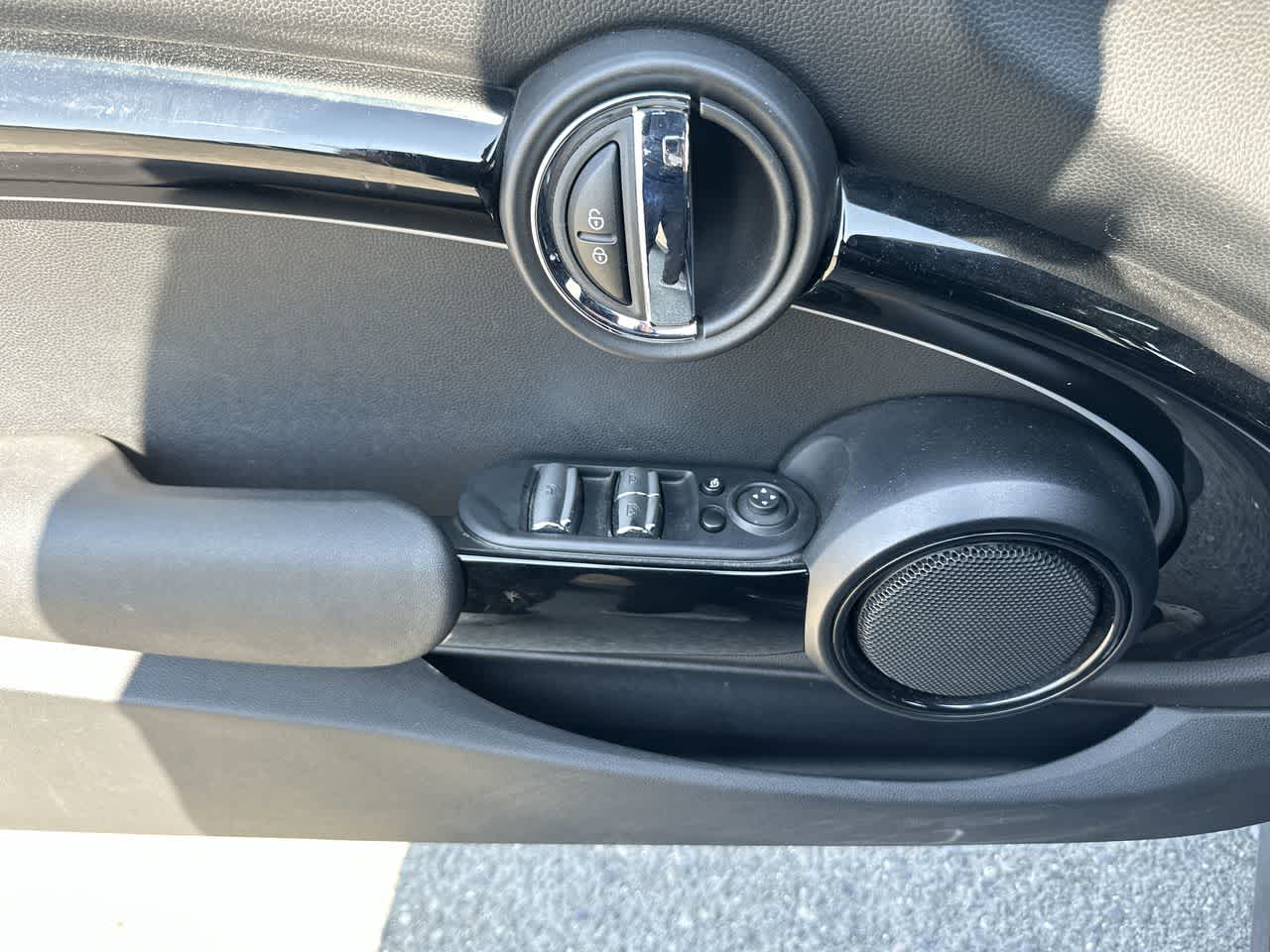 Thumbnail: 2024 MINI Cooper Convertible - 6