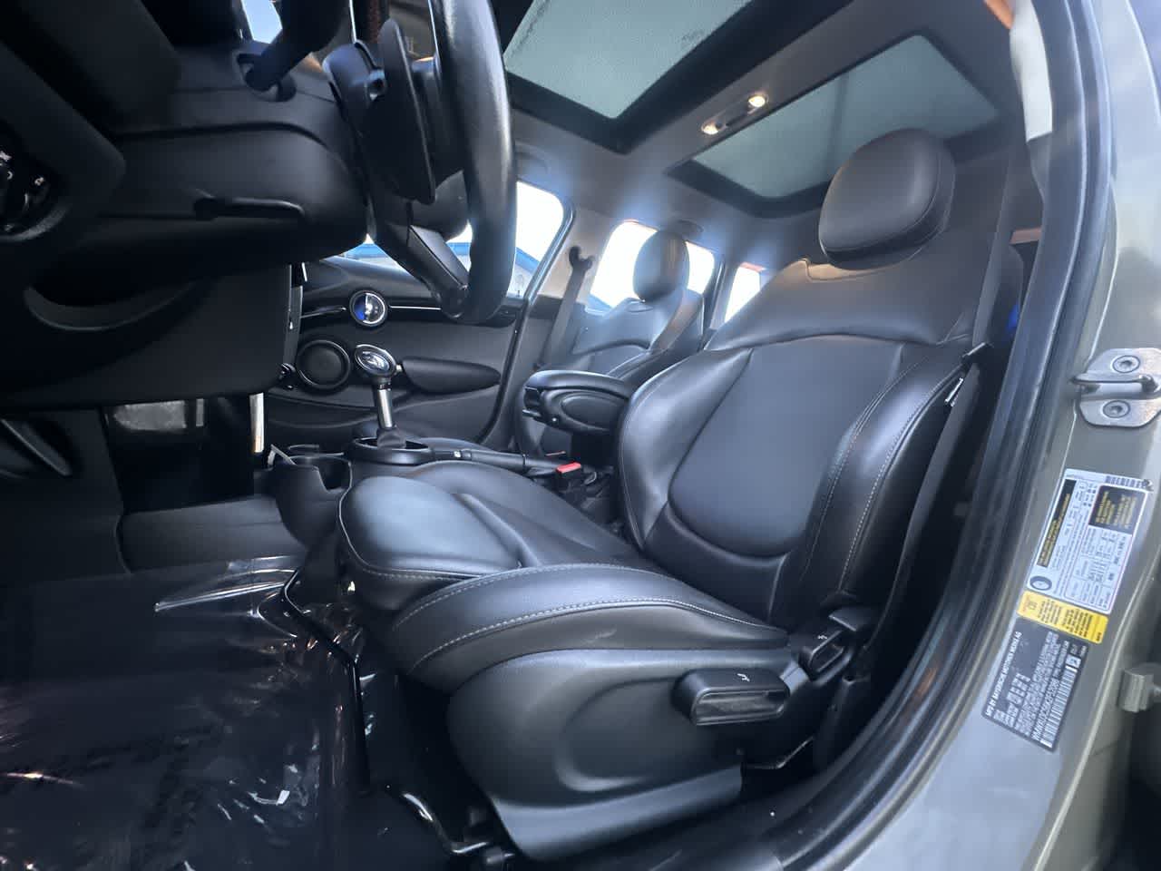 Thumbnail: 2019 MINI Cooper Hardtop - 4