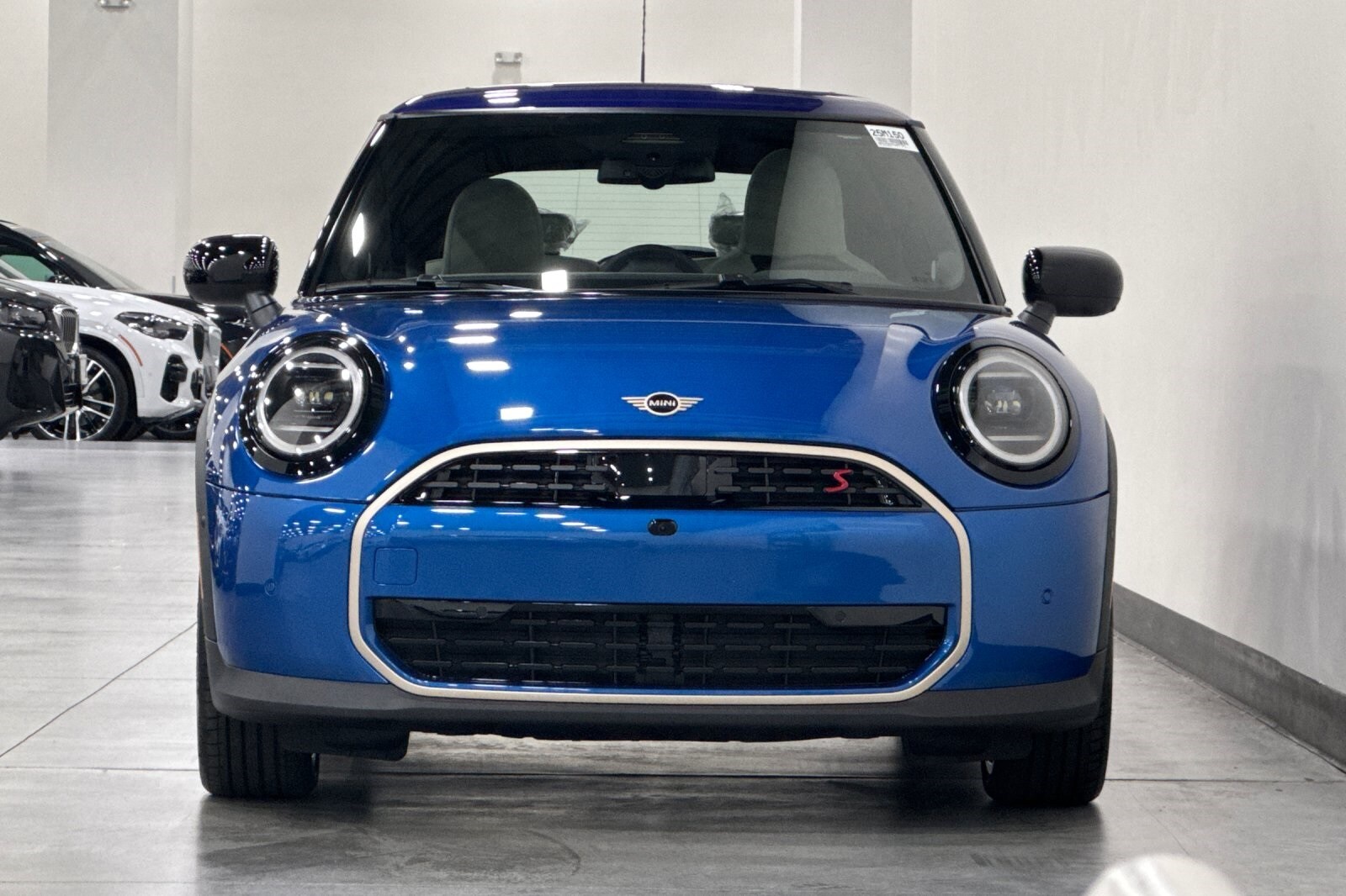 2025 Mini Cooper 2 Door Hardtop Iconic photo 3