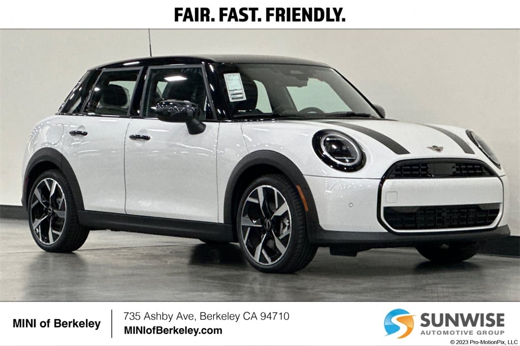 2026 MINI Hardtop Oxford Edition's photo