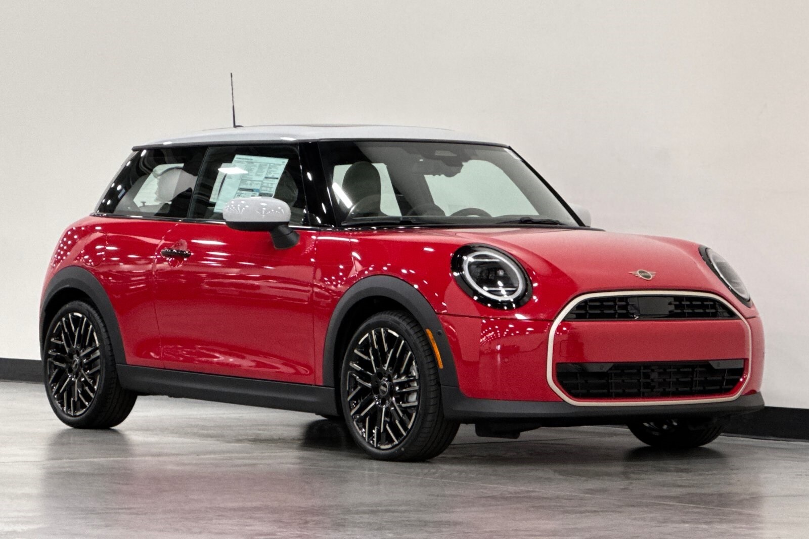 2025 Mini Cooper 2 Door Hardtop Signature photo 2