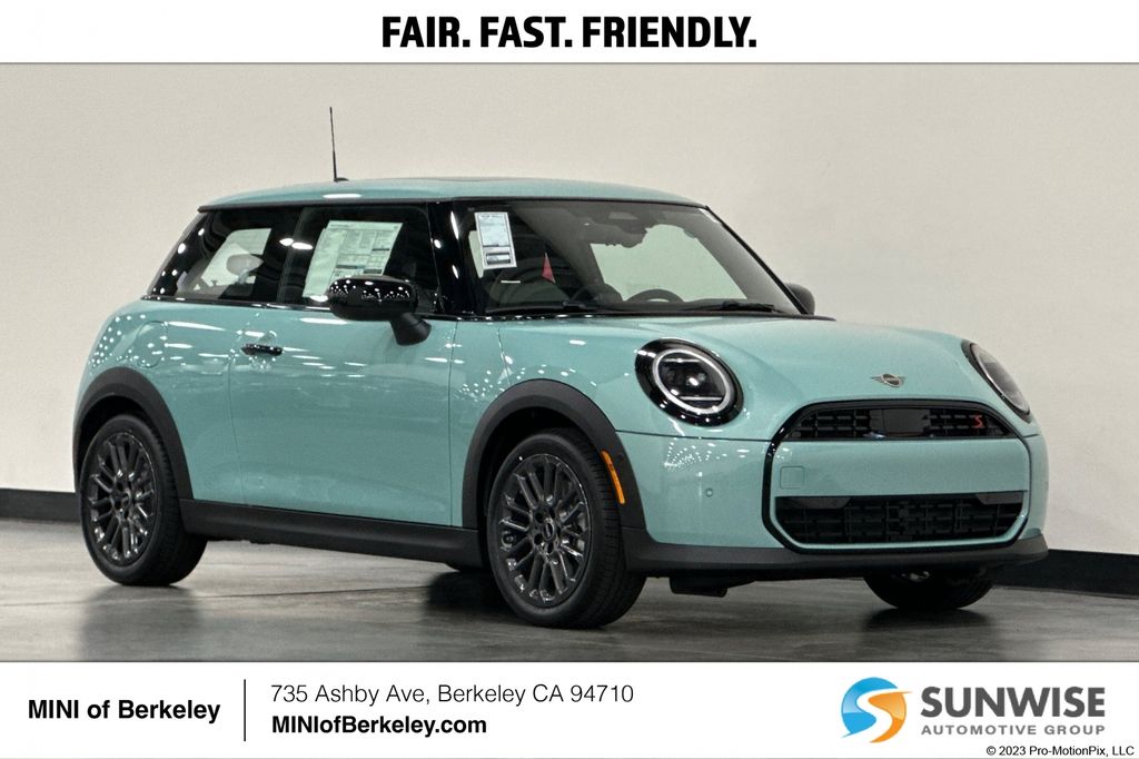 2026 MINI Hardtop Cooper S Signature's photo
