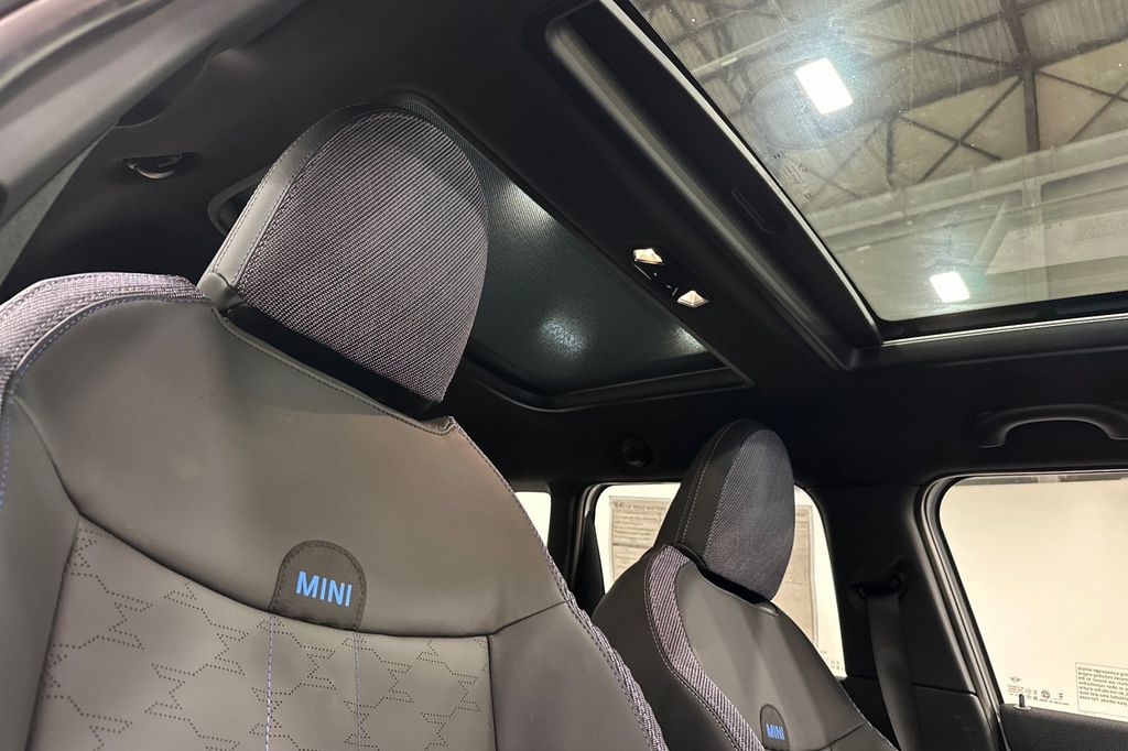 2026 MINI Hardtop 4 Door - Photo 14