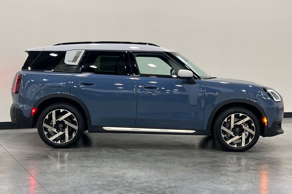 New 2026 MINI Countryman Iconic SUV