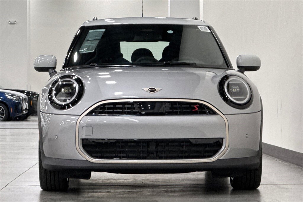 2025 Mini Cooper 4 Door Hardtop Signature photo 3