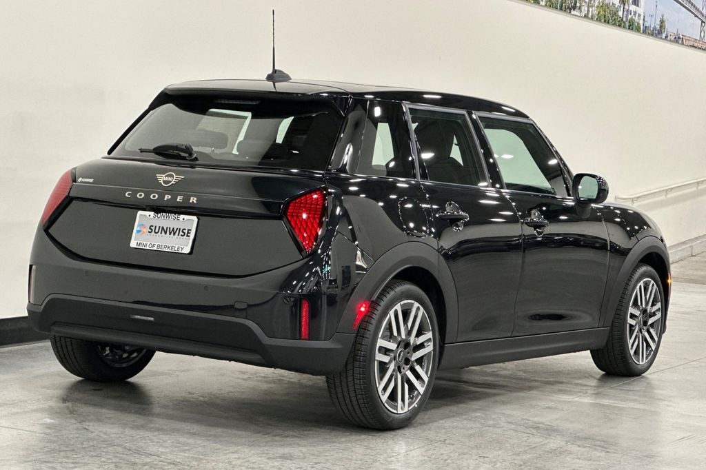 New 2026 MINI 4 Door Signature Plus Hatchback