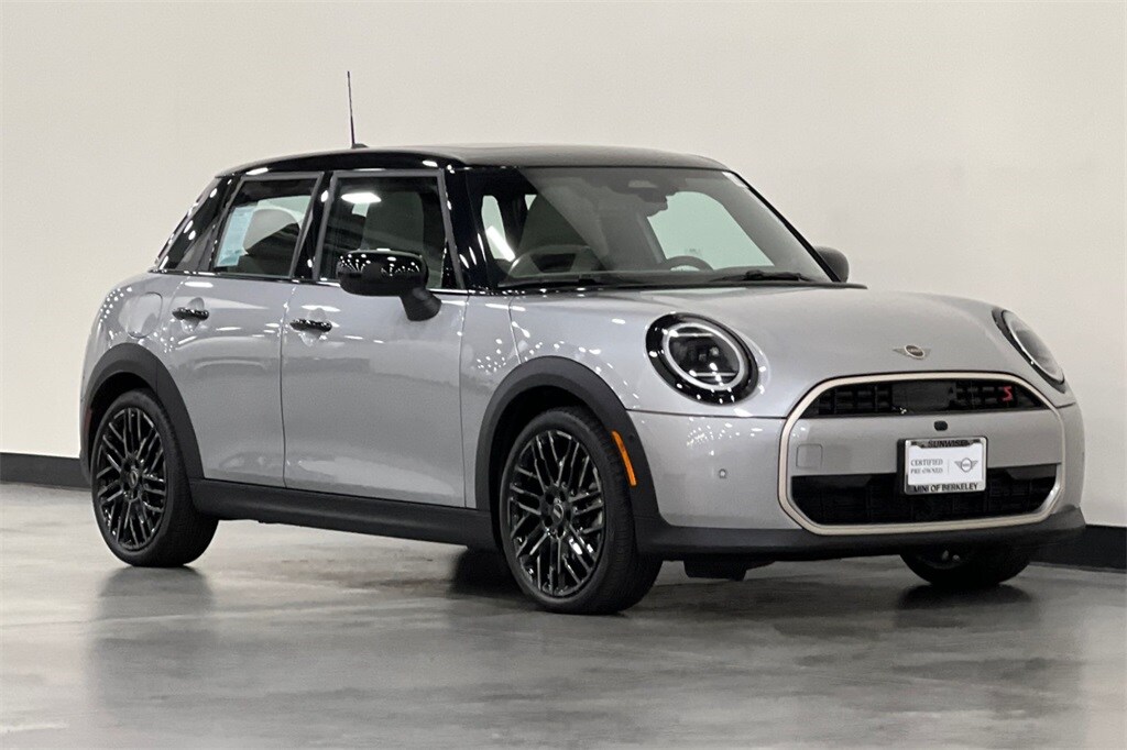 2025 Mini Cooper 4 Door Hardtop S photo 2