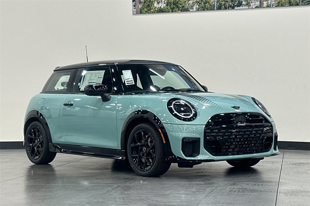 2026 Mini Cooper 2 Door Hardtop Iconic photo 2