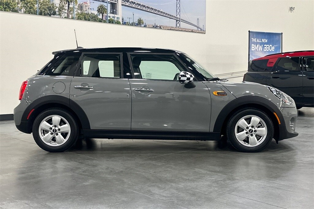 2015 Mini Cooper 4 Door Hardtop photo 3