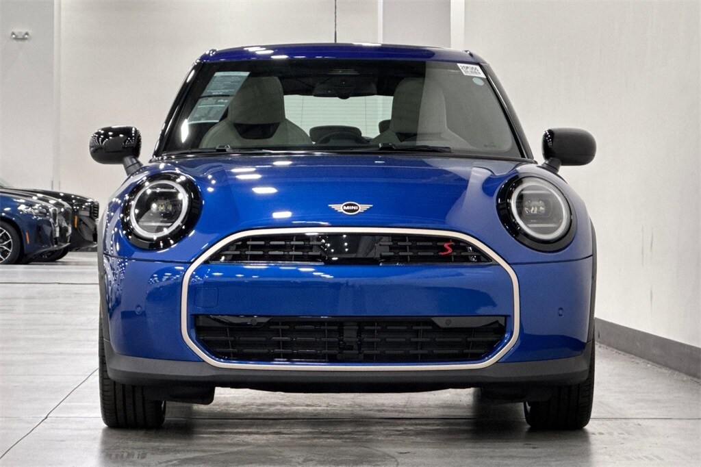 2025 Mini Cooper 4 Door Hardtop Signature photo 3