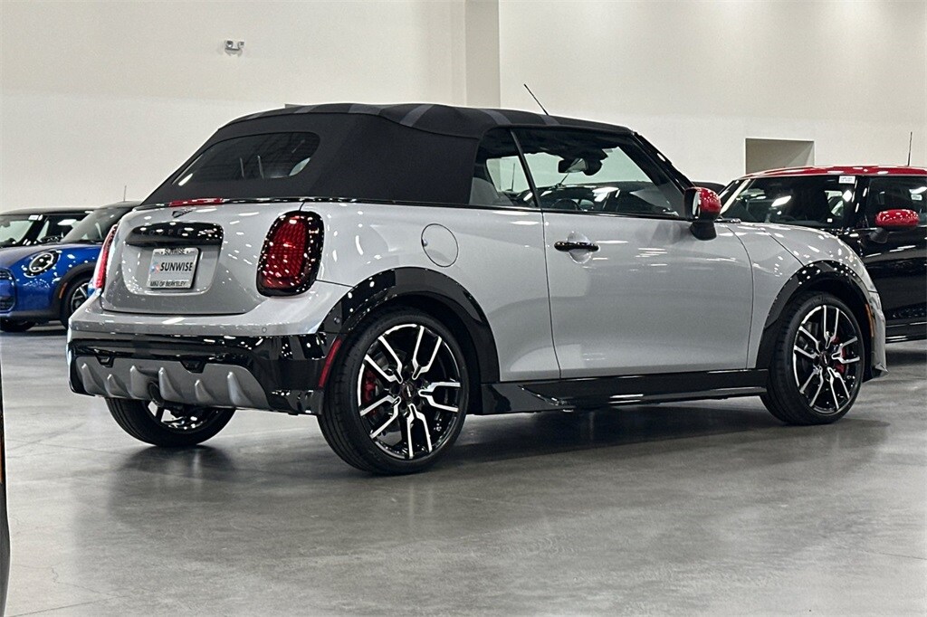 2025 Mini Cooper Convertible Iconic photo 4