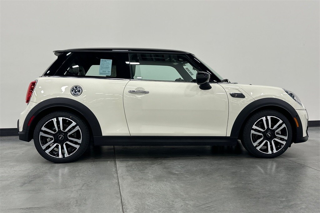 2023 Mini Cooper 2 Door Hardtop S Iconic photo 2