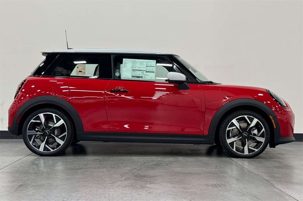 2025 Mini Cooper 2 Door Hardtop Iconic photo 4