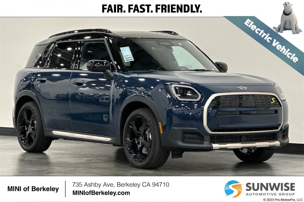2025 MINI Countryman SE's photo