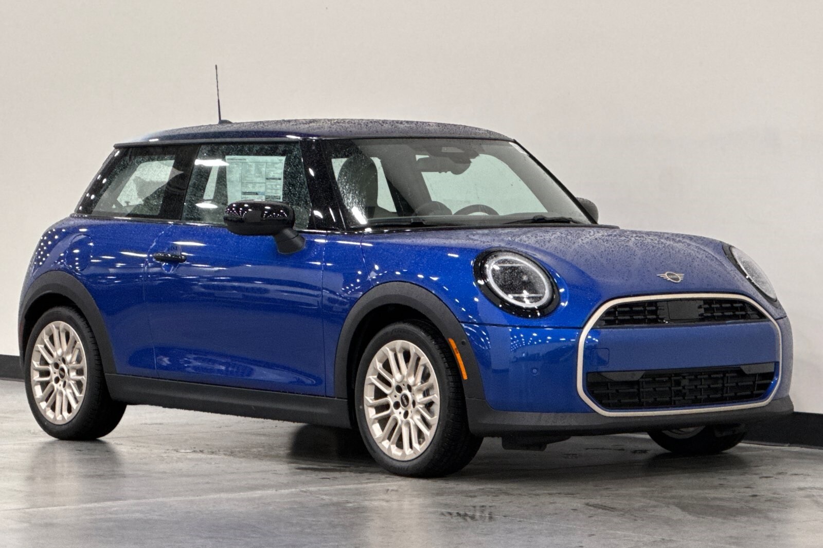 2025 Mini Cooper 2 Door Hardtop Signature photo 2