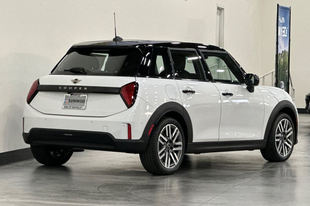 2026 MINI Hardtop 4 Door - Photo 4
