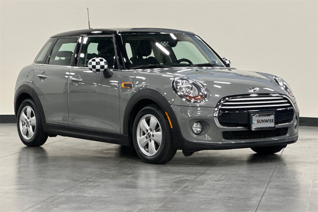 2015 Mini Cooper 4 Door Hardtop photo 2