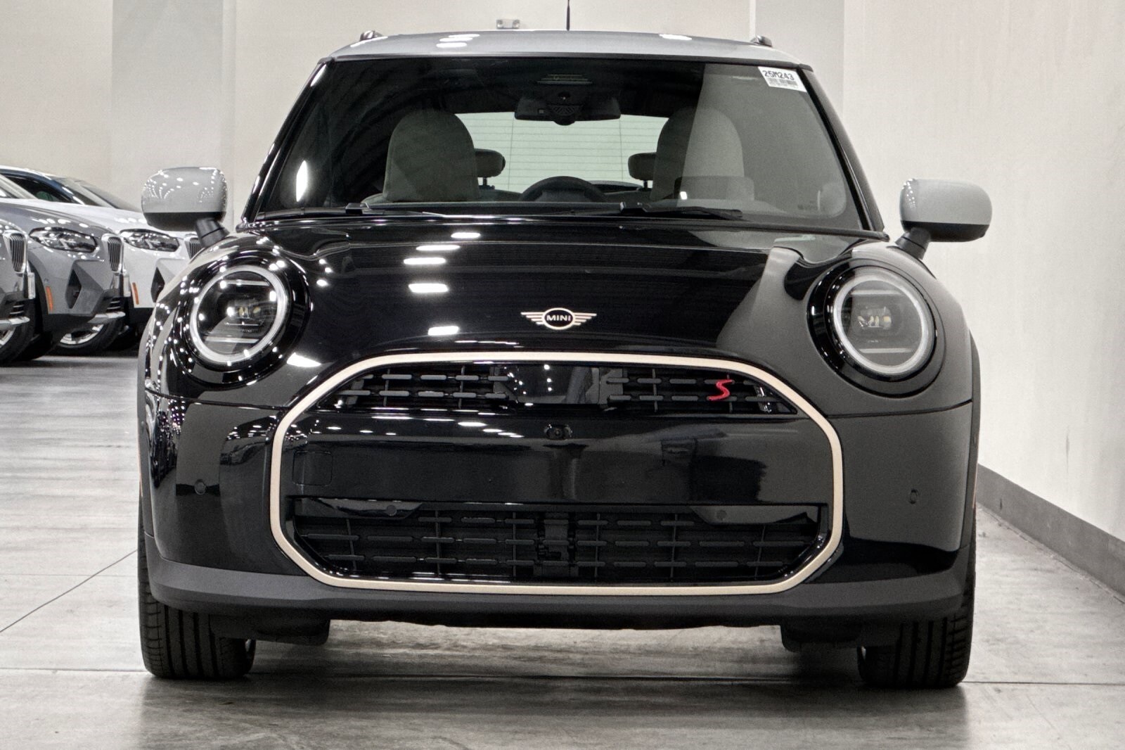 2025 Mini Cooper 2 Door Hardtop Iconic photo 3