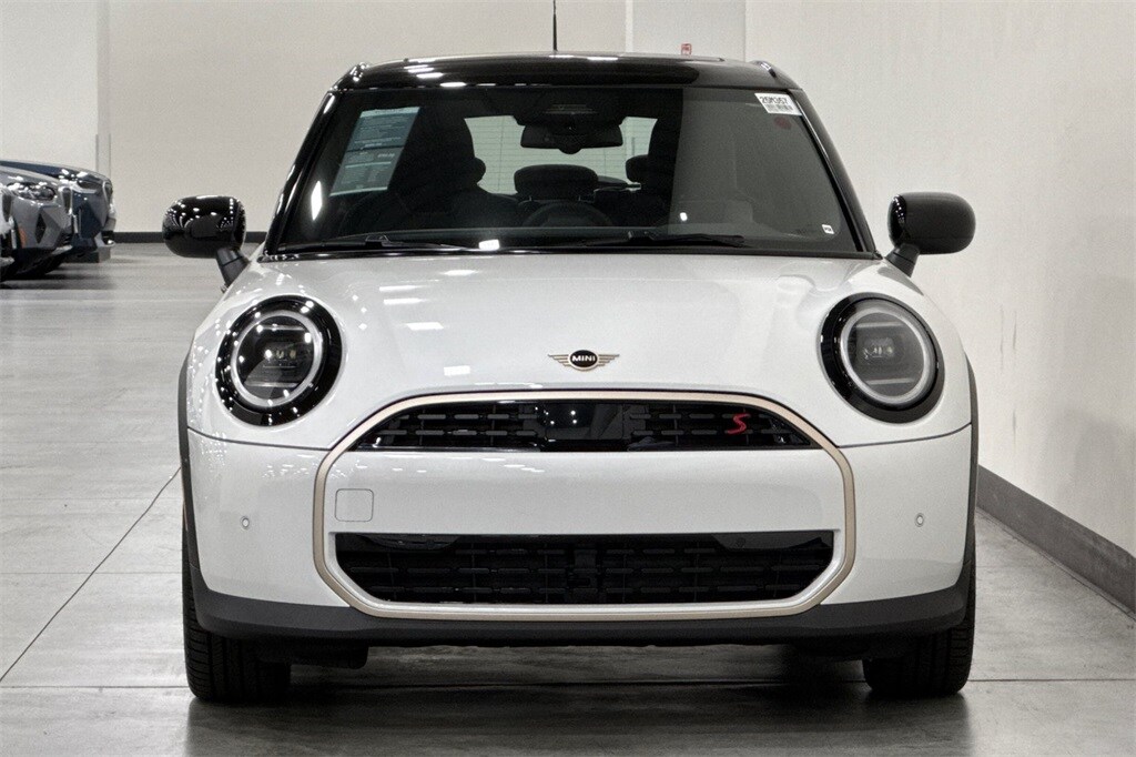 2025 Mini Cooper 4 Door Hardtop Signature photo 3
