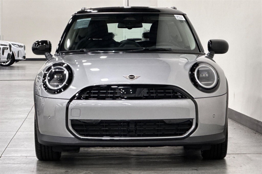 2025 Mini Cooper 2 Door Hardtop Signature photo 3