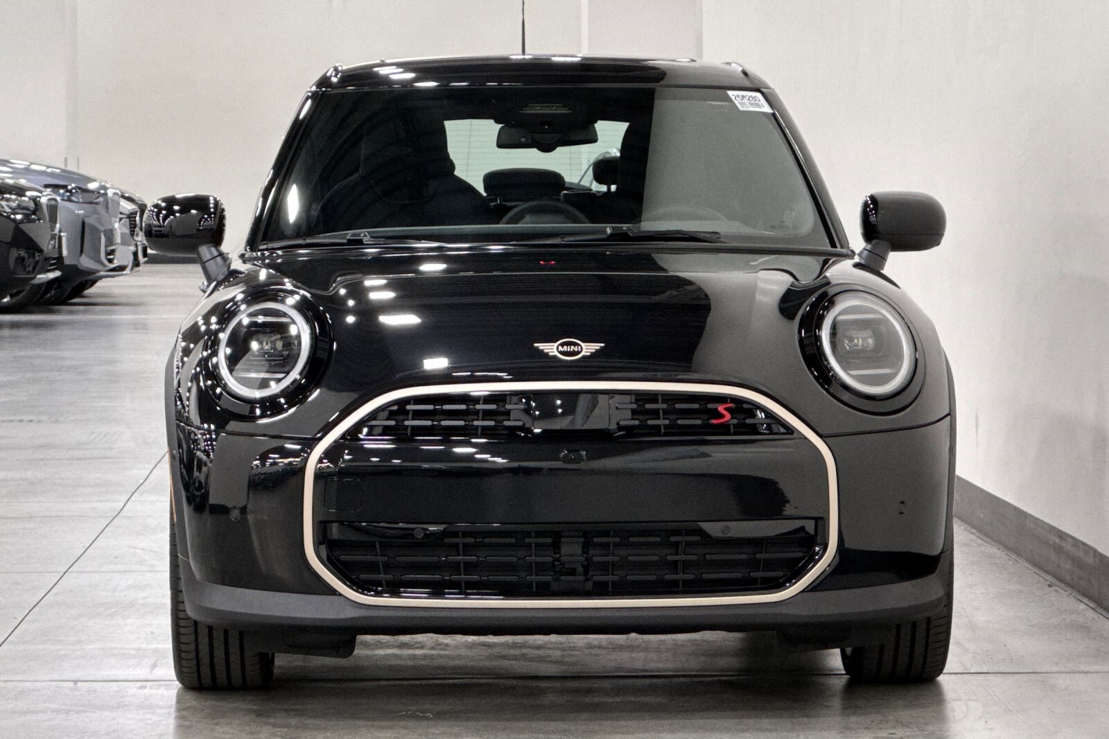 2025 Mini Cooper 4 Door Hardtop Iconic photo 3