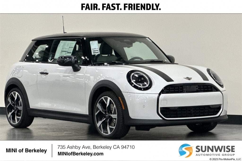 2026 MINI Hardtop 2 Door Oxford Edition's photo