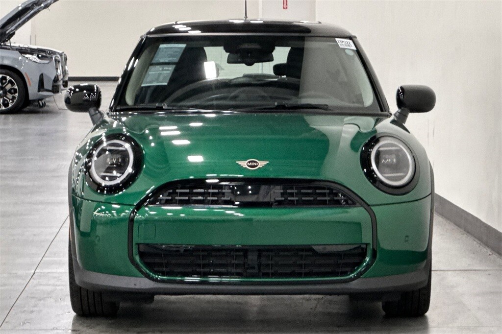 2025 Mini Cooper 2 Door Hardtop Signature photo 3