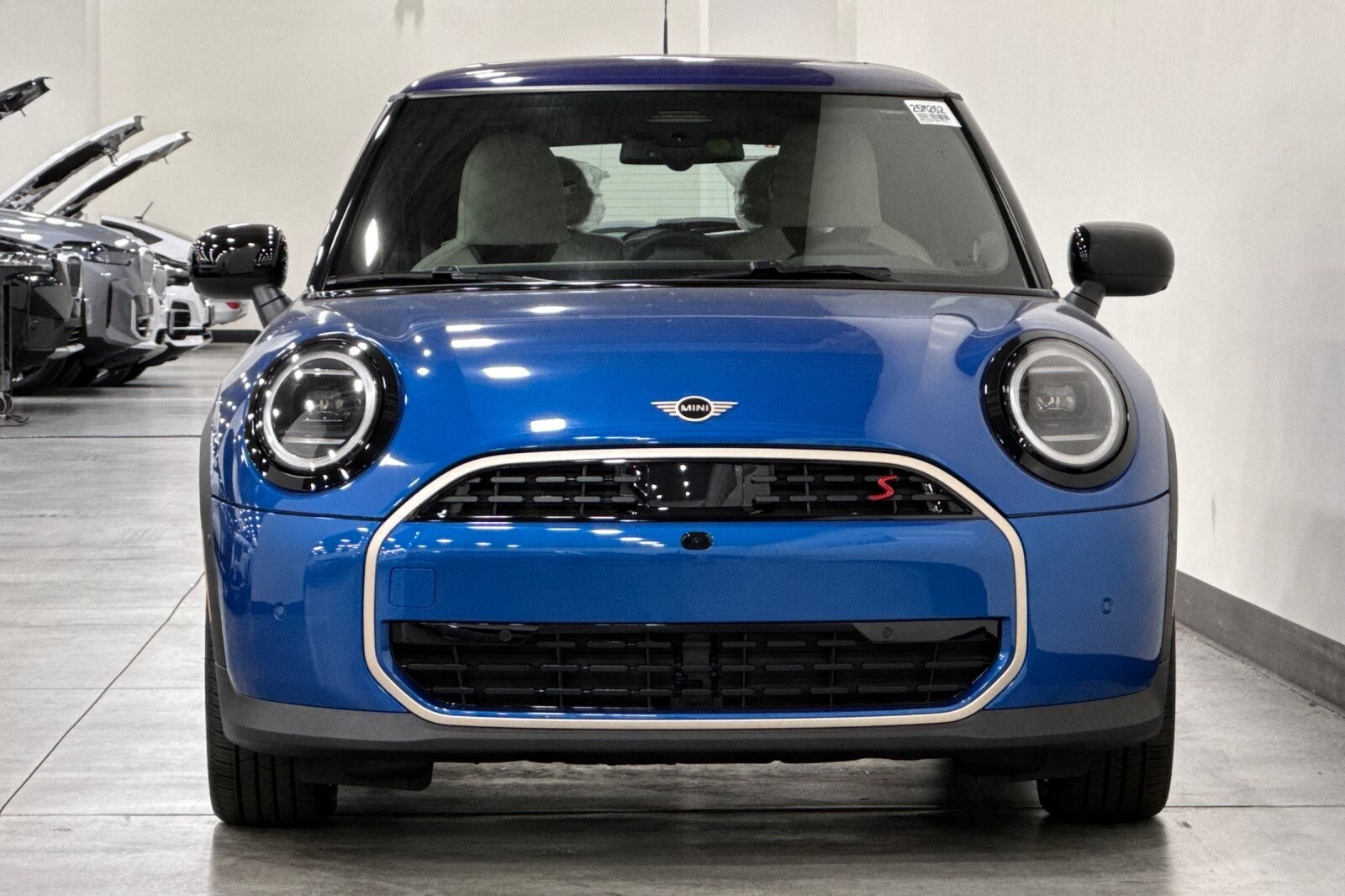 2025 Mini Cooper 2 Door Hardtop Iconic photo 3