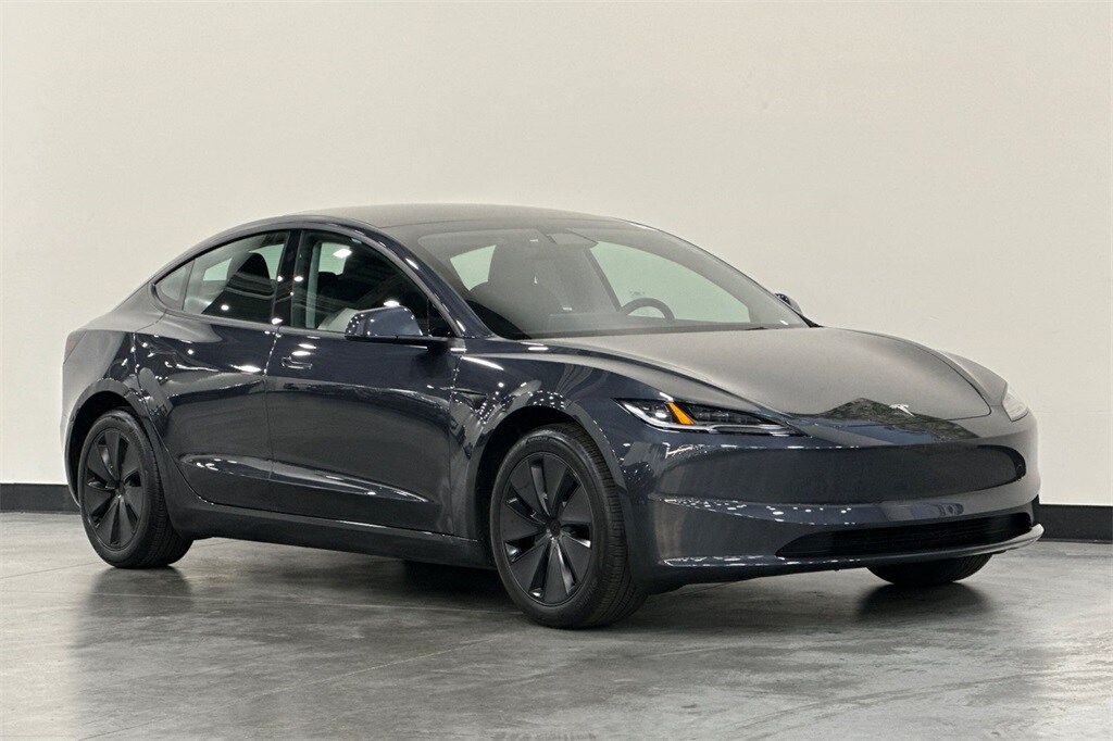 2025 Tesla Model 3 Long Range photo 2