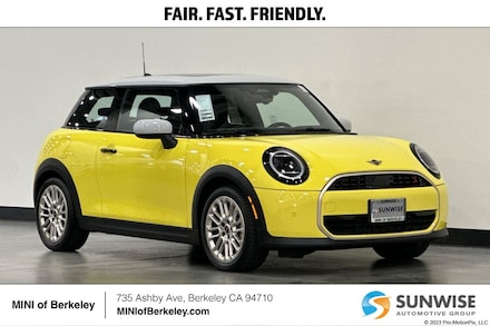 2025 MINI Cooper S Signature Plus Hatchback