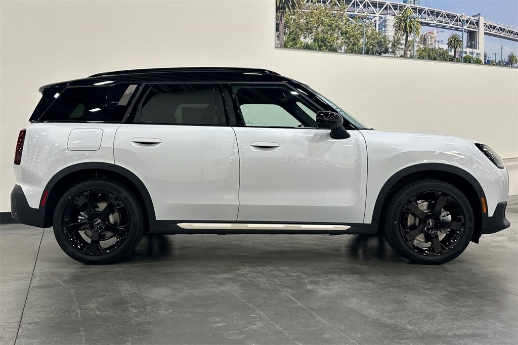 2025 Mini Countryman SE ALL4 photo 3
