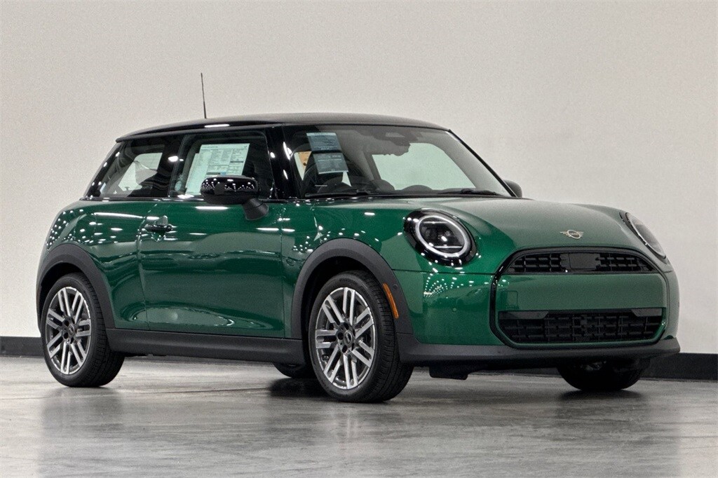 2025 Mini Cooper 2 Door Hardtop Signature photo 2