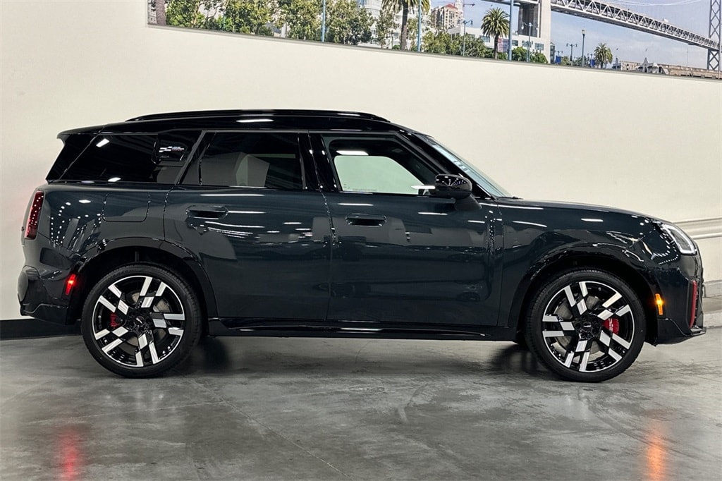 New 2026 MINI Countryman Iconic SUV