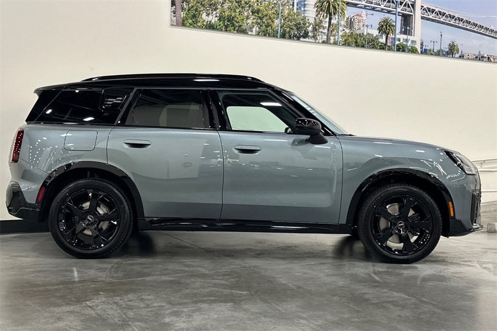 New 2026 MINI Countryman Iconic SUV