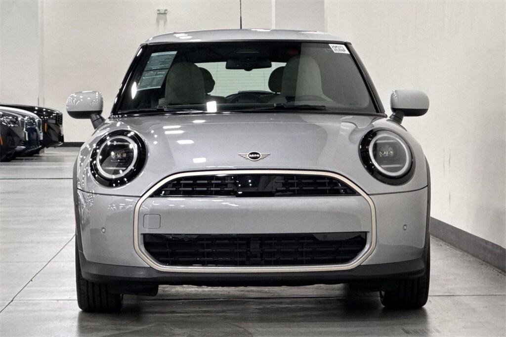 2025 Mini Cooper 2 Door Hardtop Signature photo 3