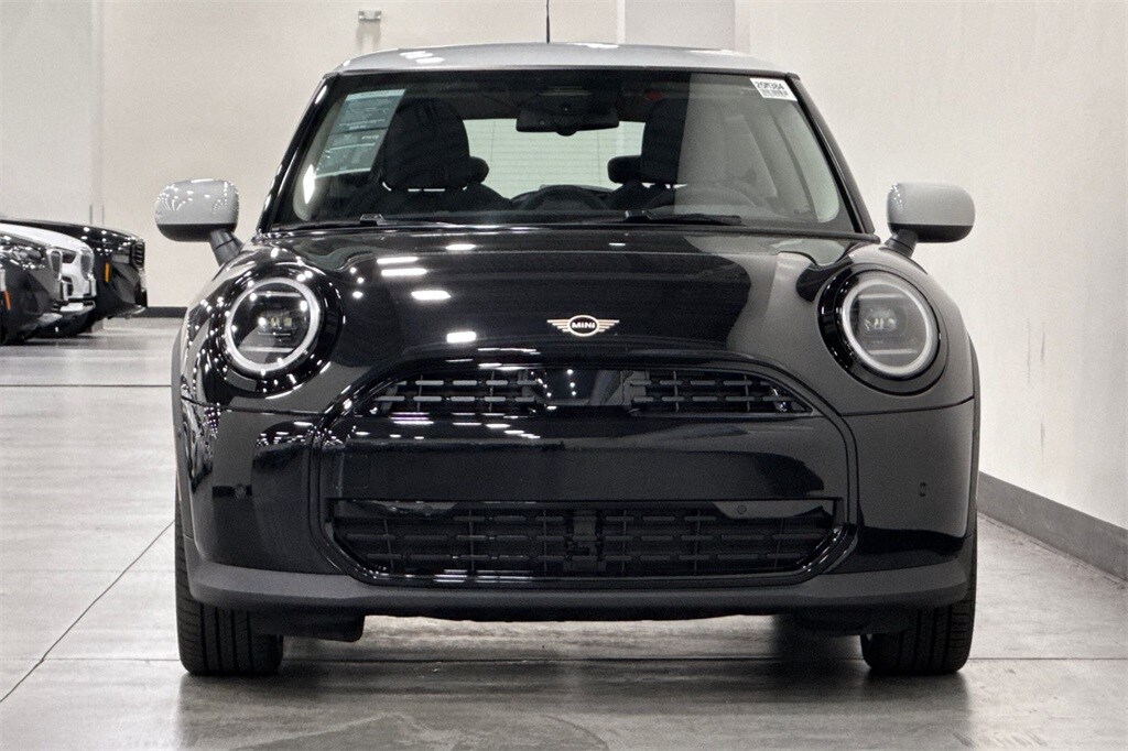 2025 Mini Cooper 2 Door Hardtop Signature photo 3