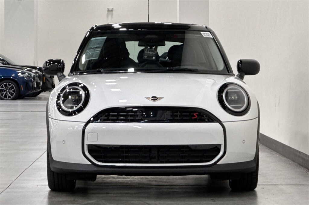 2025 Mini Cooper 4 Door Hardtop Signature photo 3