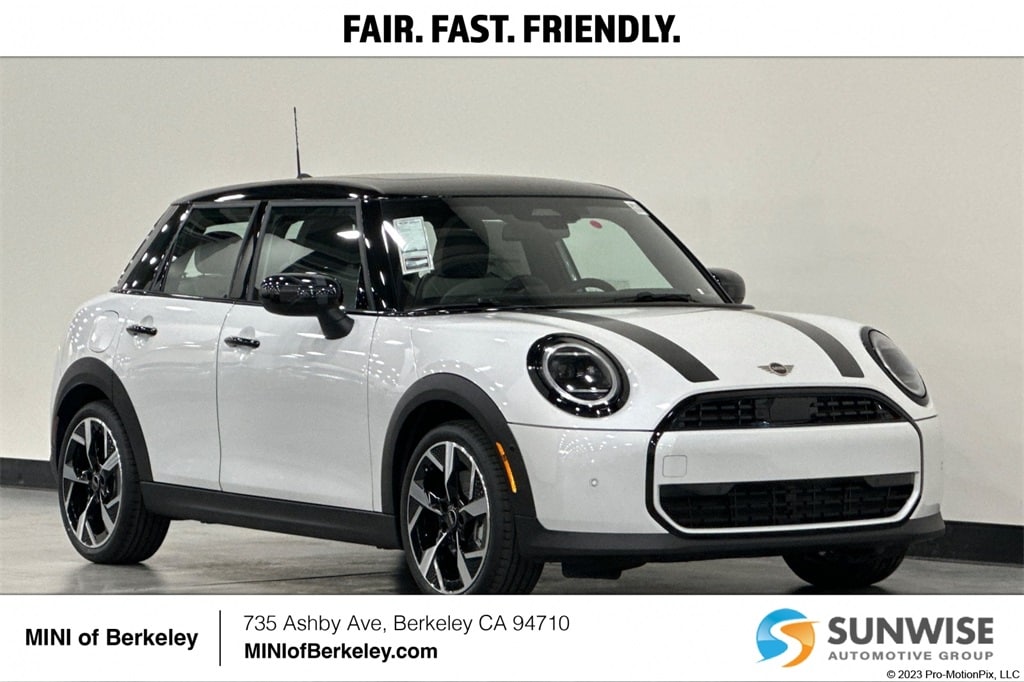 2026 MINI Hardtop Oxford Edition's photo